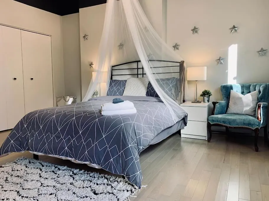 هاليفاكس 210 Comfortable Escape Suite